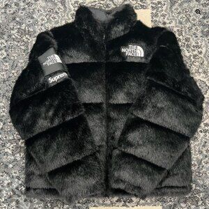 Supreme x The North Face